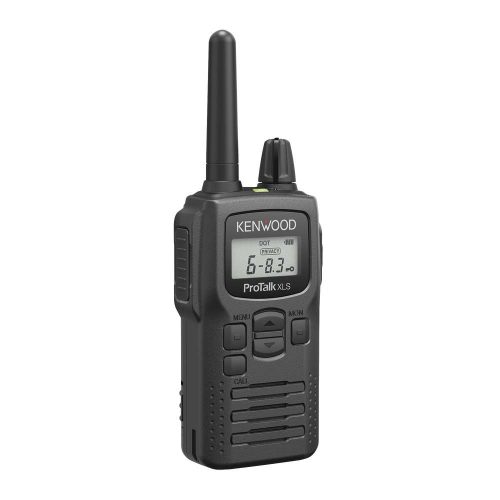RADIO PORTÁTIL KENWOOD UHF 450-470 MHZ, 2 W, 16 CANALES, RESISTENTE A GOLPES MIL-STD-810, MANOS LIBRES VOX, INCLUYE ANTENA, BATERÍA, CARGADOR Y CLIP, PKT-300K