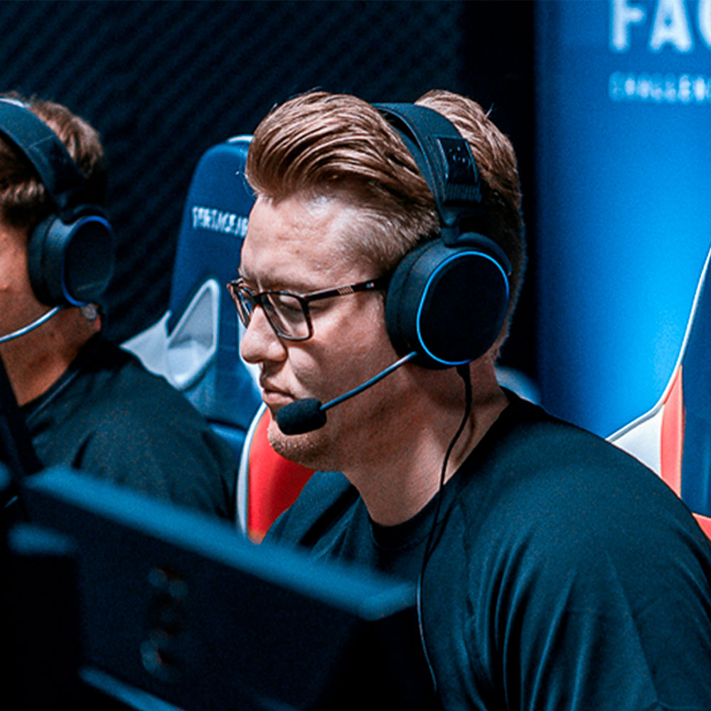 Diadema Steelseries ARCTIS PRO Wired, Microfono Alambrica Estereo 3.5mm, PC - PS5/PS4 - XBOX ONE - Switch, 73018/RFB (RECERTIFICADO) - Image 5