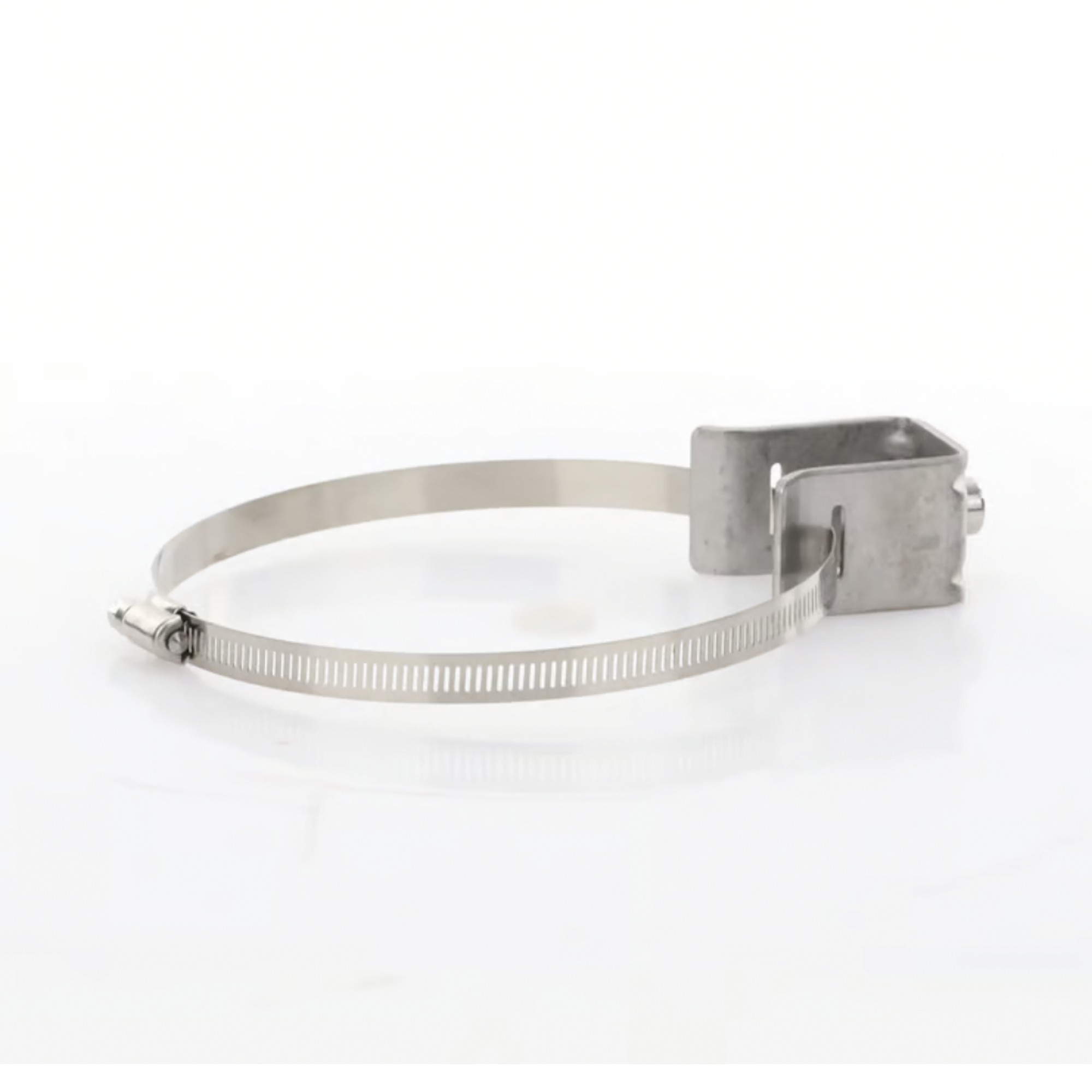 SYSCOM TOWERS SOA-385-060 Adaptador Para Separación y Sujeción Con Orificio Roscado de 3/8″ y Abrazadera de 5 a 6″ Kit de 10 Piezas